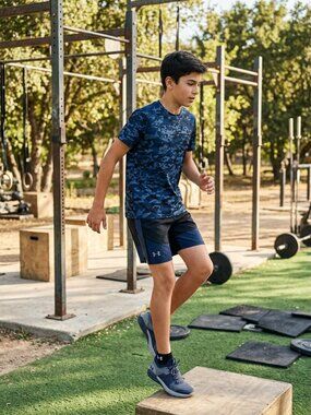 Under Armour Boys Navy Digital Camo Loose Fit Athletic Gorpcore Tee Sporty Sz XS
